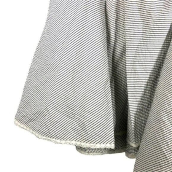 NWT LEITH | Asymmetrical Grey Stripe Pattern Button Skirt Size Small - Picture 2 of 8